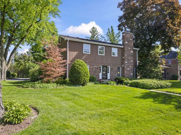 512 S Bristol Lane , Arlington Heights, IL 60005