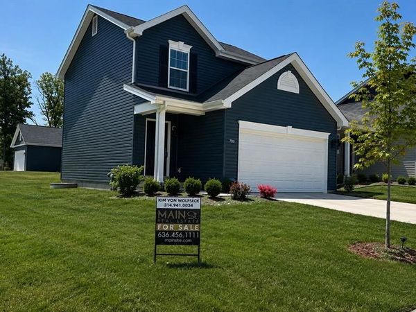 700 Courtshire Crossing, Warrenton, MO 63380