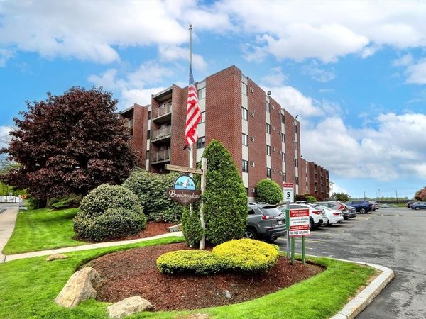 133 Franklin St, Unit 403, Stoneham, MA 02180