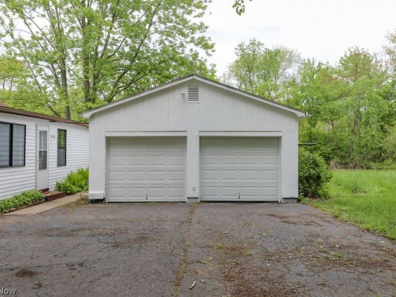 701 Portage Lakes Drive, Coventry, OH 44319 Photo 7