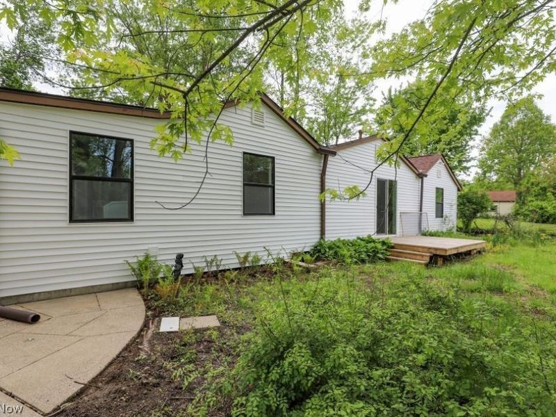 701 Portage Lakes Drive, Coventry, OH 44319 Photo 8