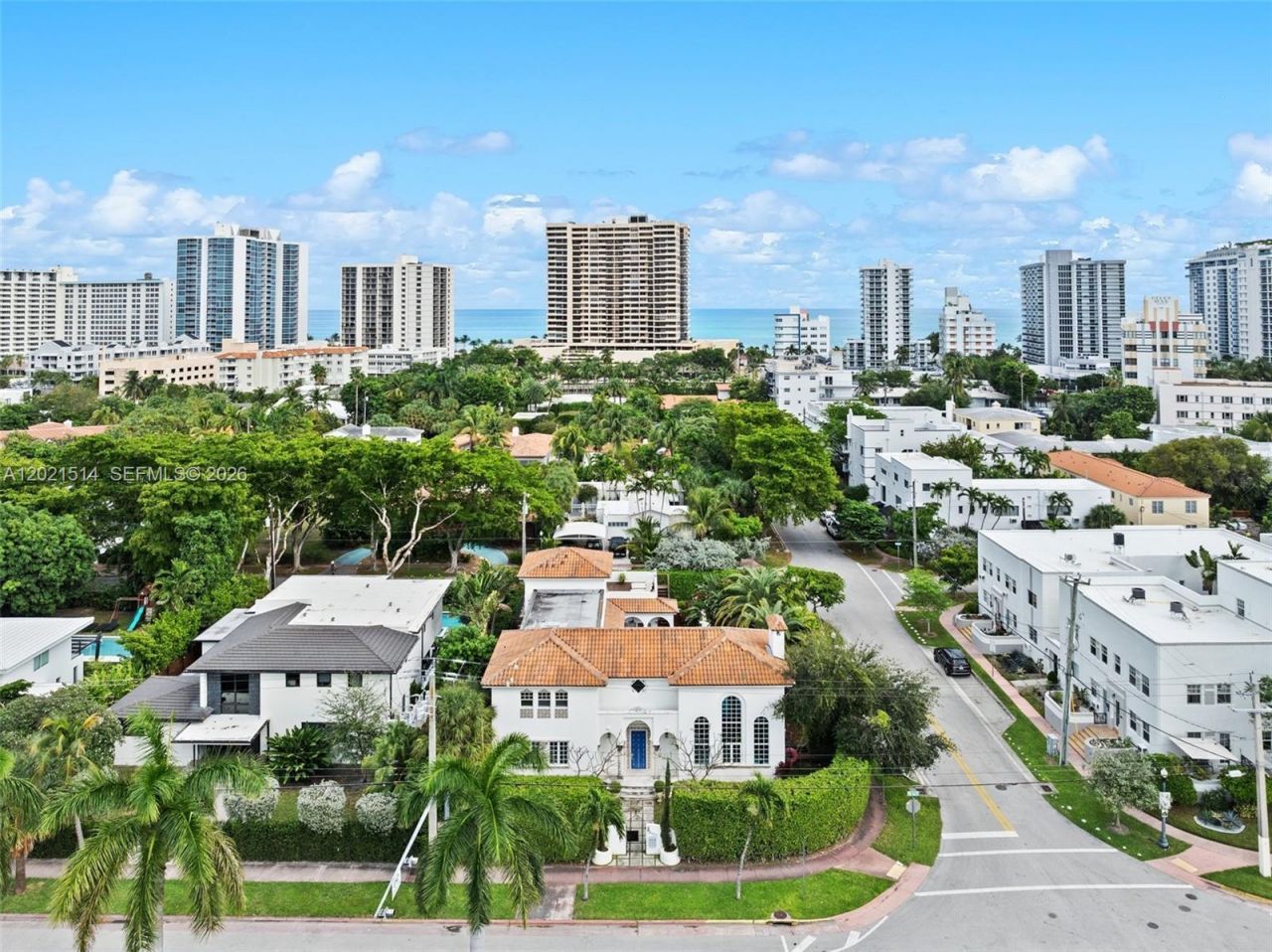 2501 Pine Tree Dr , Miami Beach, FL 33140 Photo