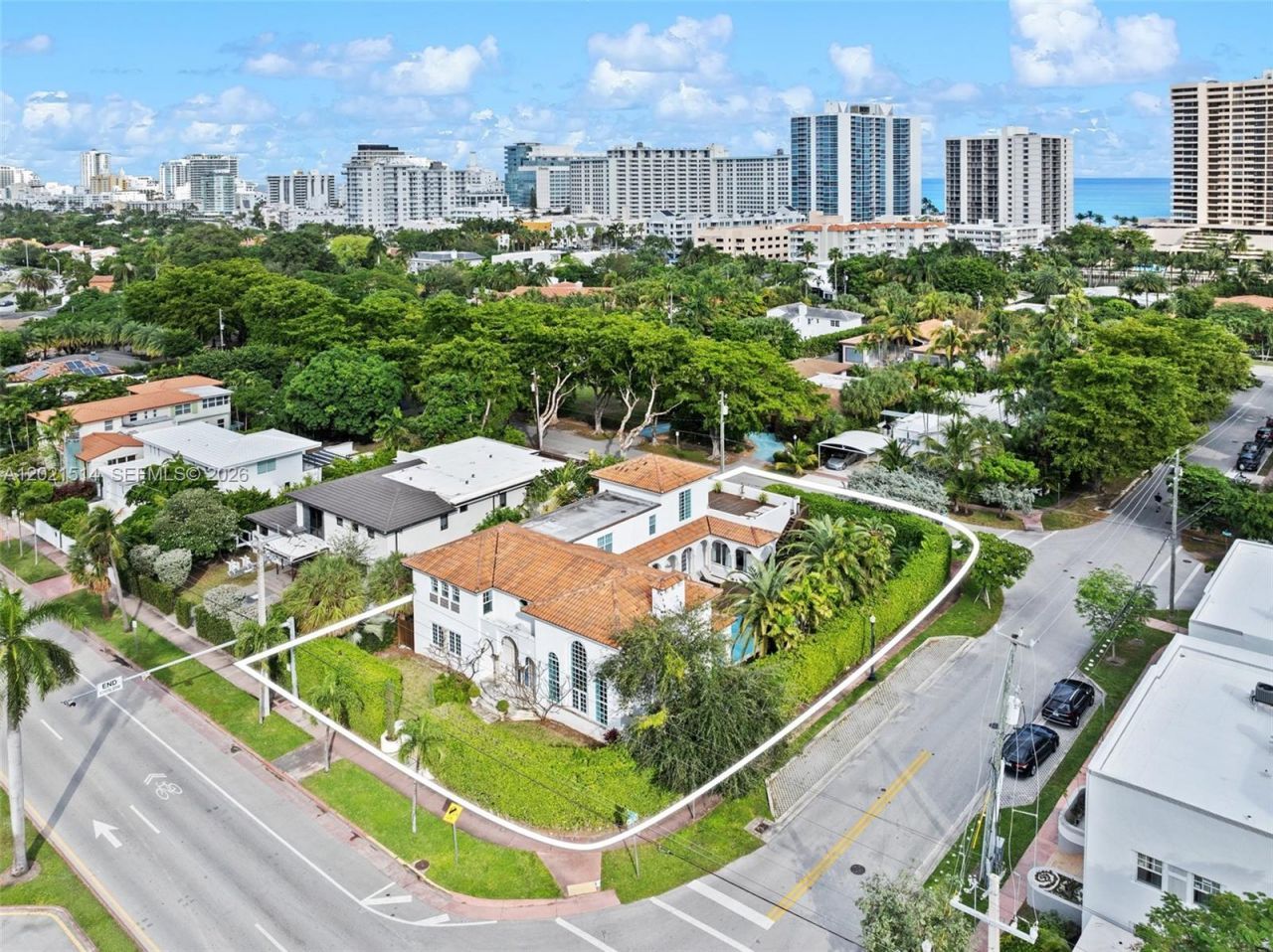 2501 Pine Tree Dr , Miami Beach, FL 33140 Photo