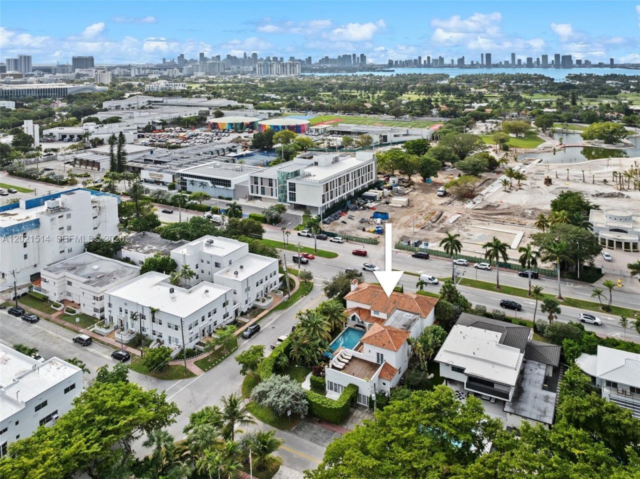 2501 Pine Tree Dr , Miami Beach, FL 33140 Photo