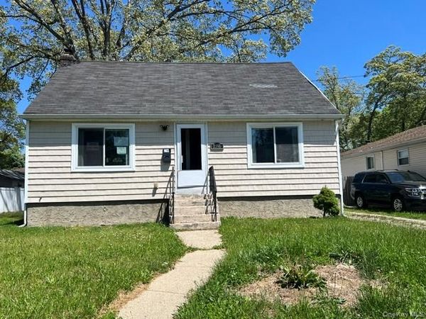 216 Manhattan Avenue , Roosevelt, NY 11575