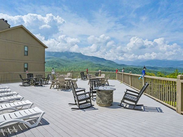 3710 Weber Rd, Gatlinburg, TN 37738