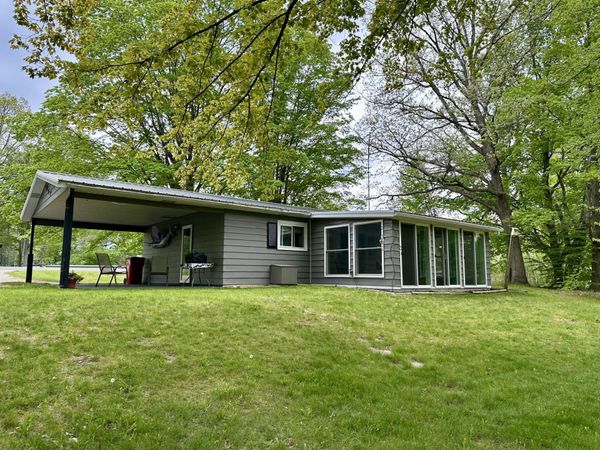 8942 E M-20, Hesperia, MI 49421