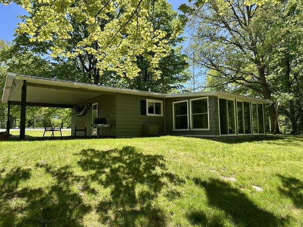 8942 E M-20, Hesperia, MI 49421
