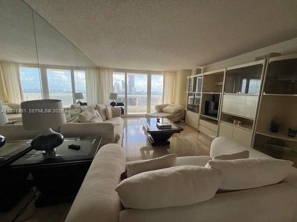 1717 N Bayshore Dr, Unit A-2136, Miami, FL 33132
