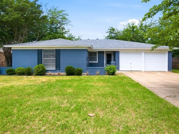 504 S Colonial Drive, Cleburne, TX 76033