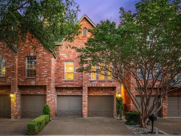 4133 Towne Green Circle, Addison, TX 75001