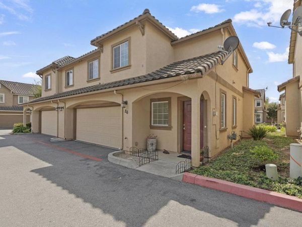 26 Oliveira Loop, Freedom, CA 95019