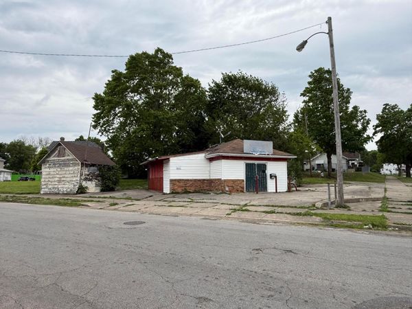 802 E Southern Avenue, Springfield, OH 45505