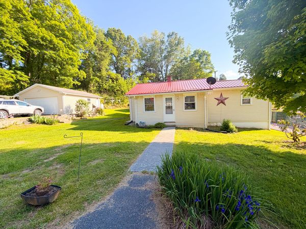 158 Ashwood DR , Hot Springs, VA 24445