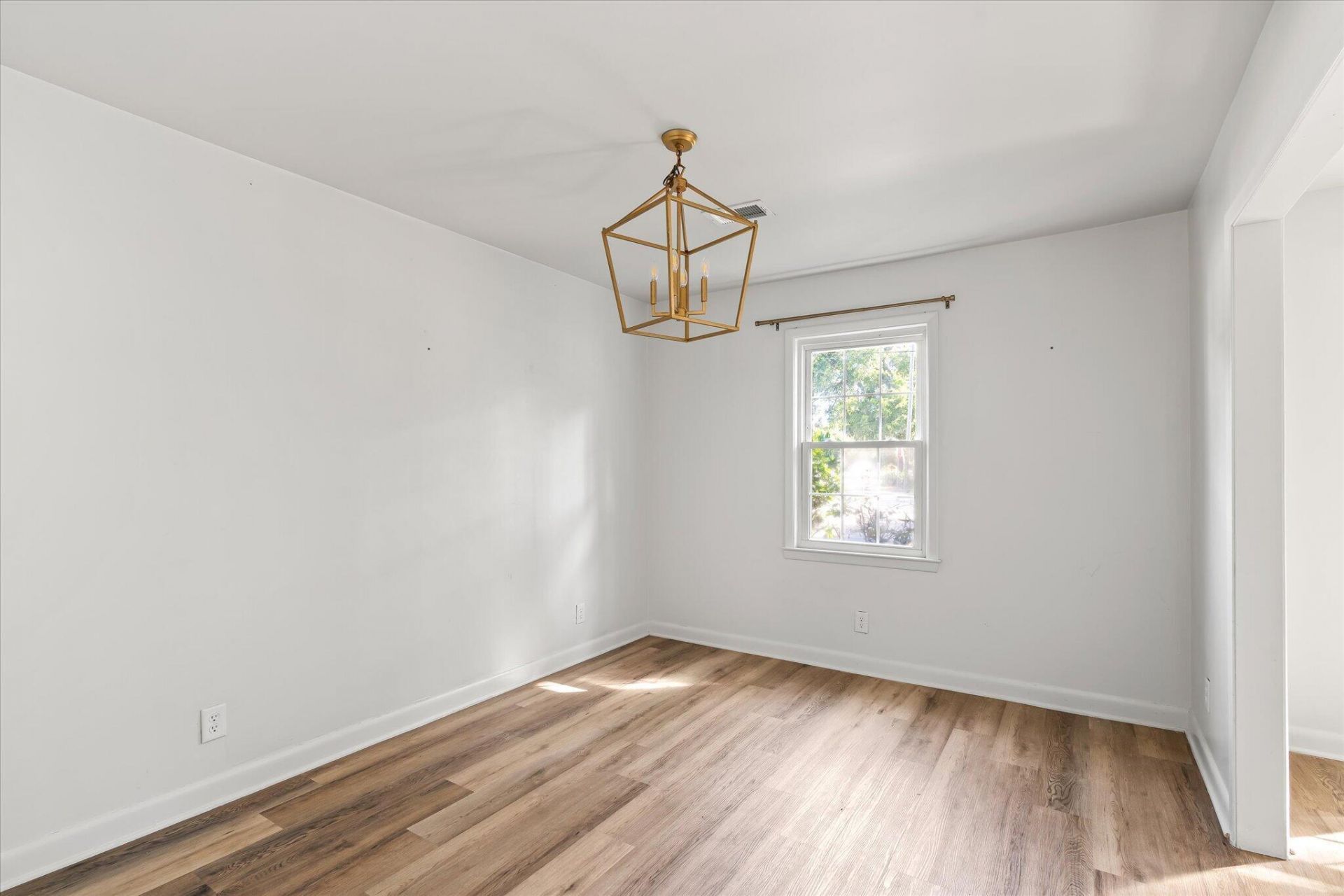 1203 Calais Drive Photo 4
