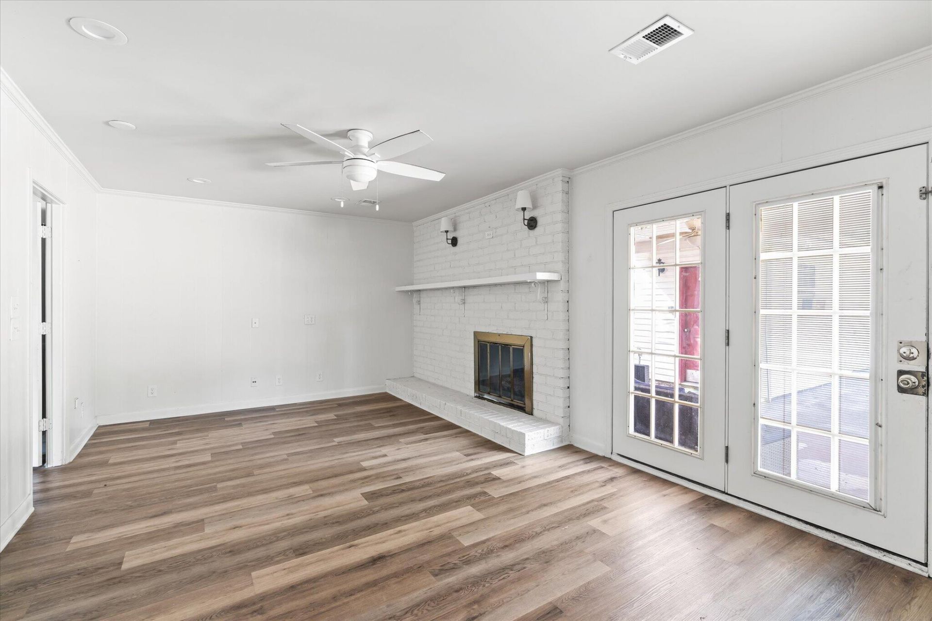 1203 Calais Drive Photo 6