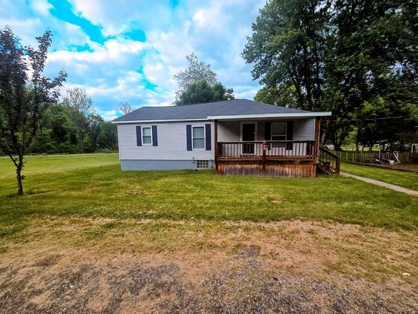 27 Dixie Lane, Wellsburg, WV 26070