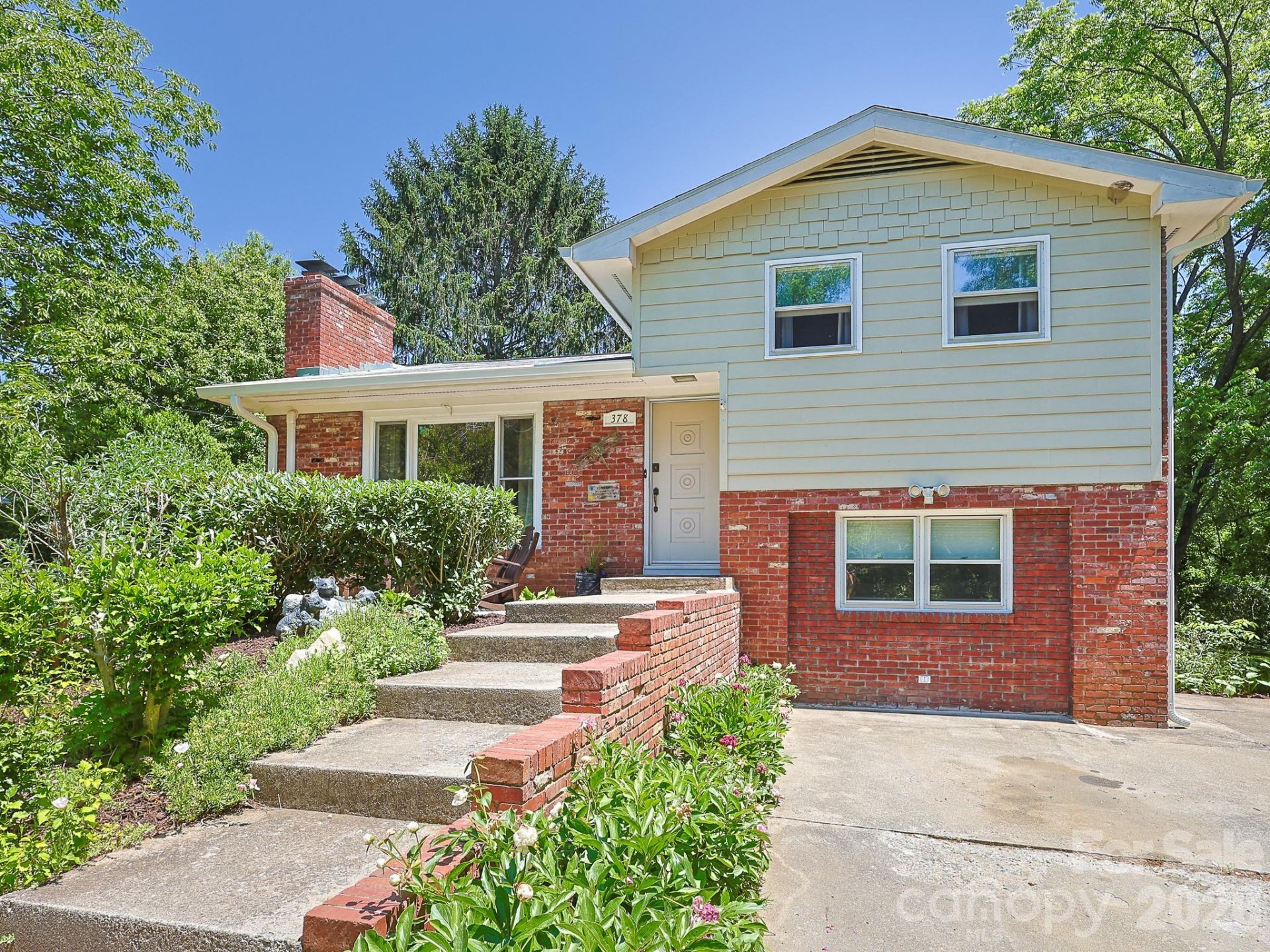 378 Dillingham Circle, Asheville, NC 28805 Main Photo