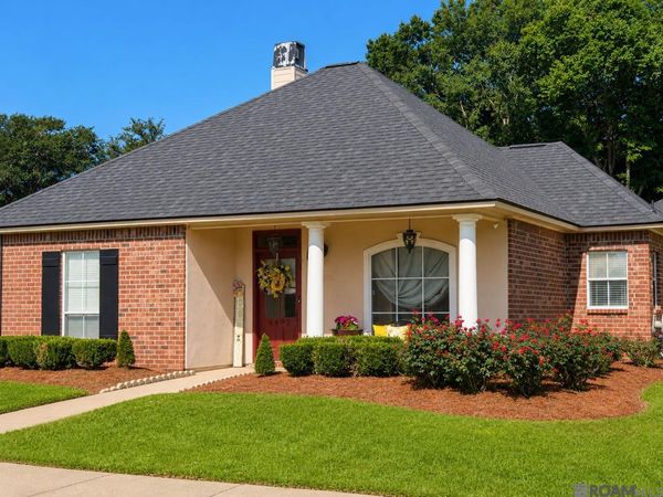 6497 Summerlin Dr, Zachary, LA 70791