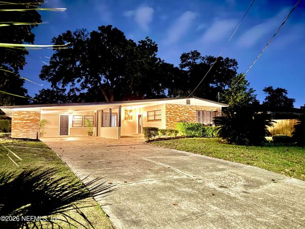 5414 PLAYA Way, Jacksonville, FL 32211