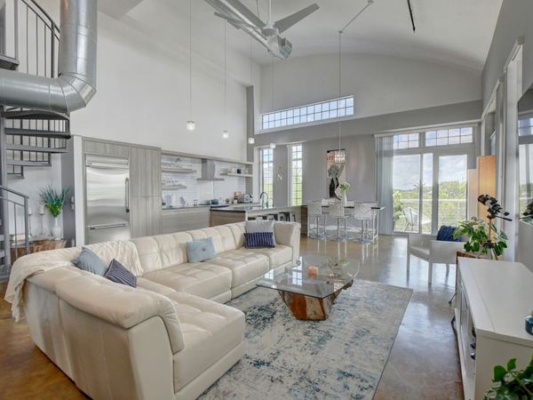 185 NE 4th Avenue, Unit 301, Delray Beach, FL 33483