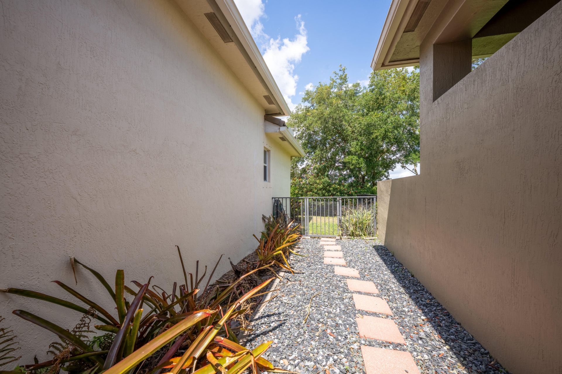 9357 Osprey Isles Boulevard, West Palm Beach, FL 33412 Photo