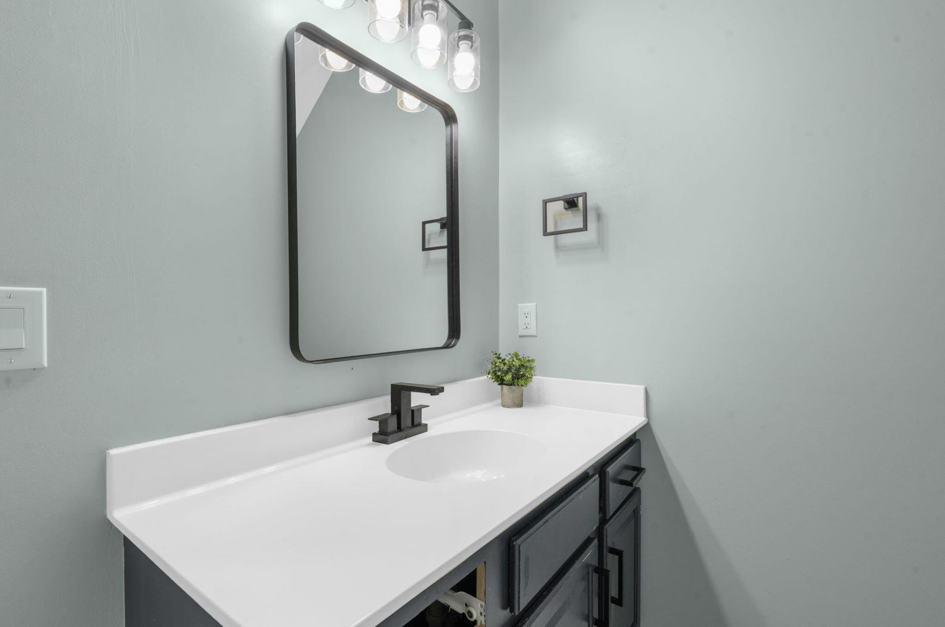 3225 Beaconsfield Road Photo 21