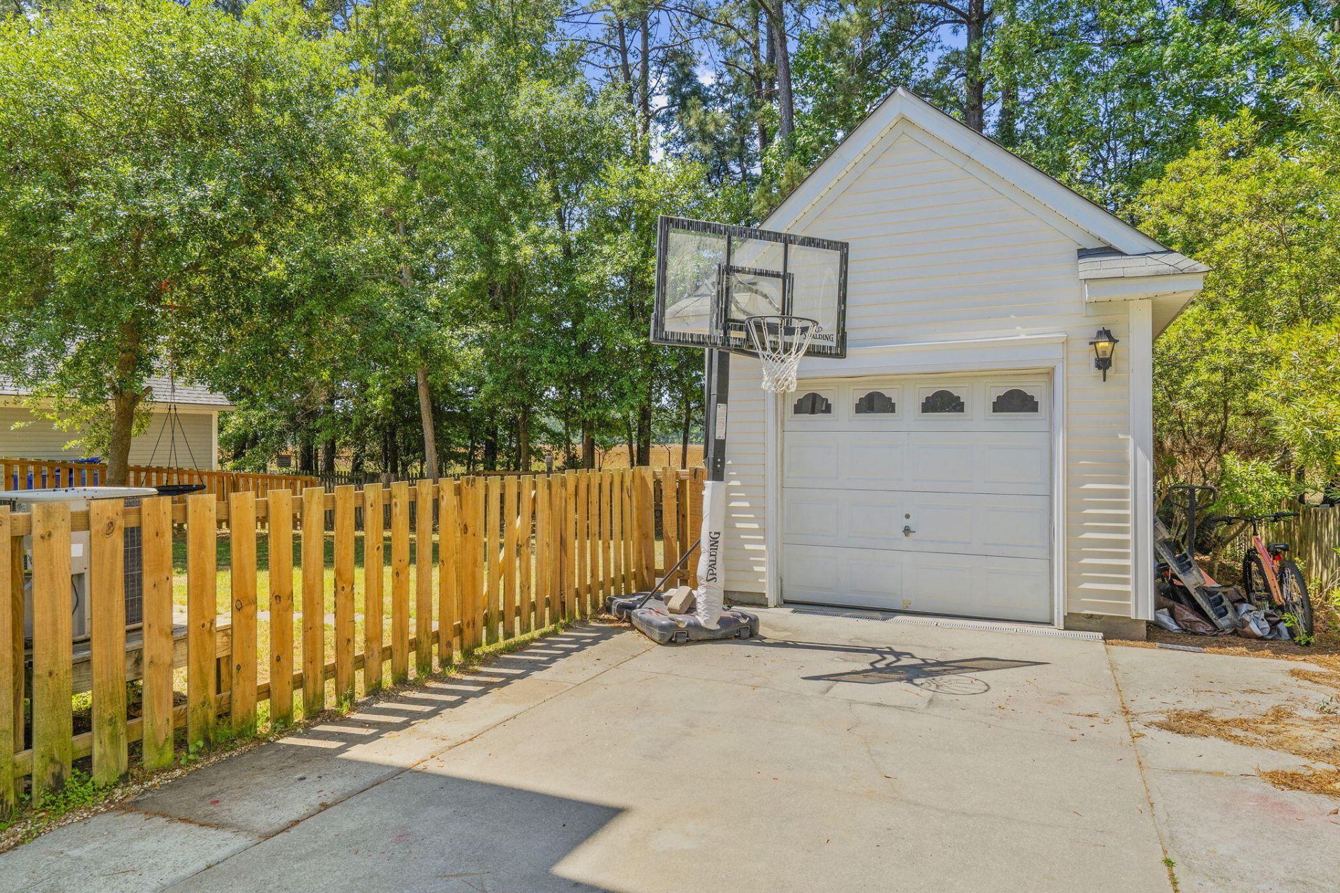 3225 Beaconsfield Road Photo 30