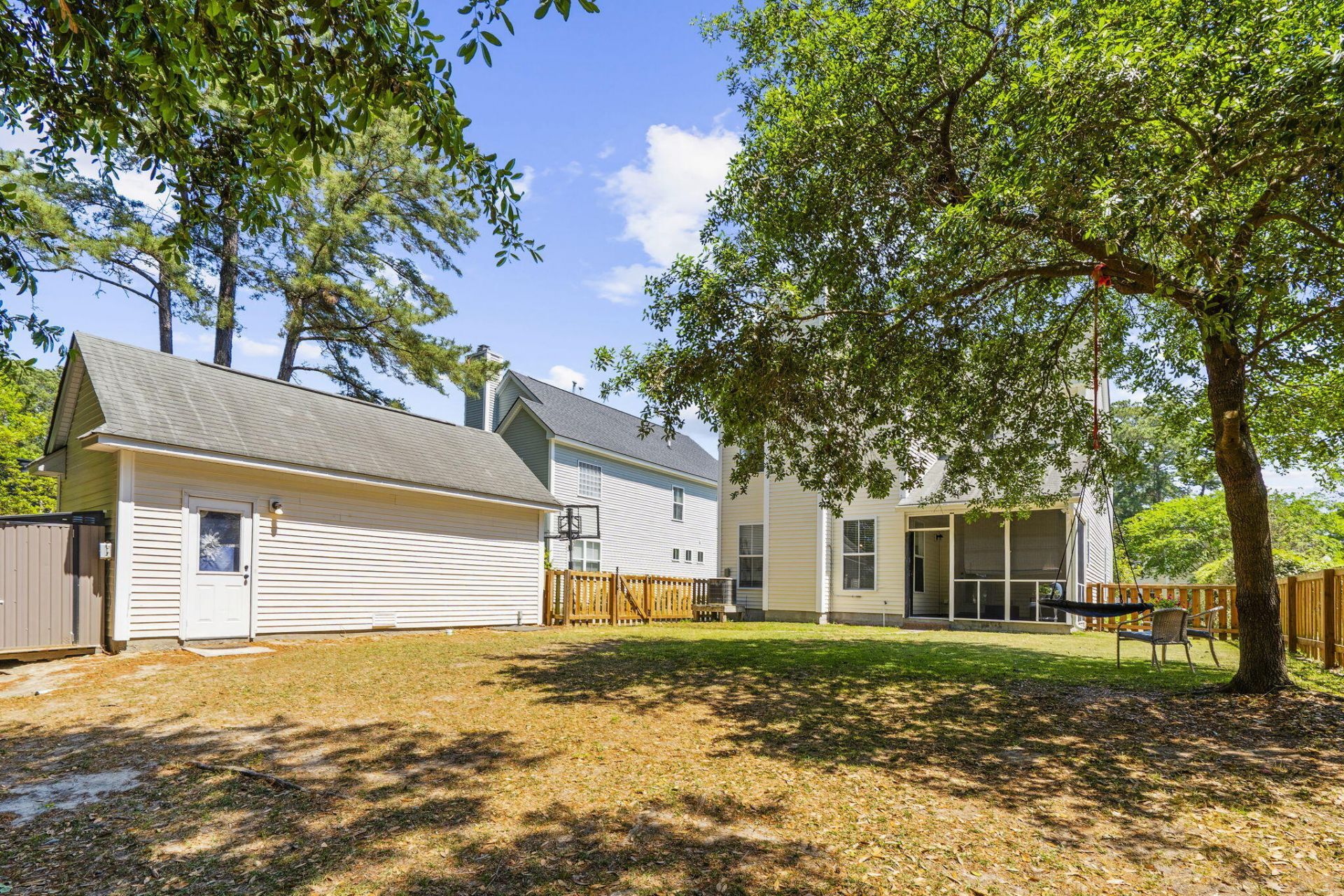 3225 Beaconsfield Road Photo 32