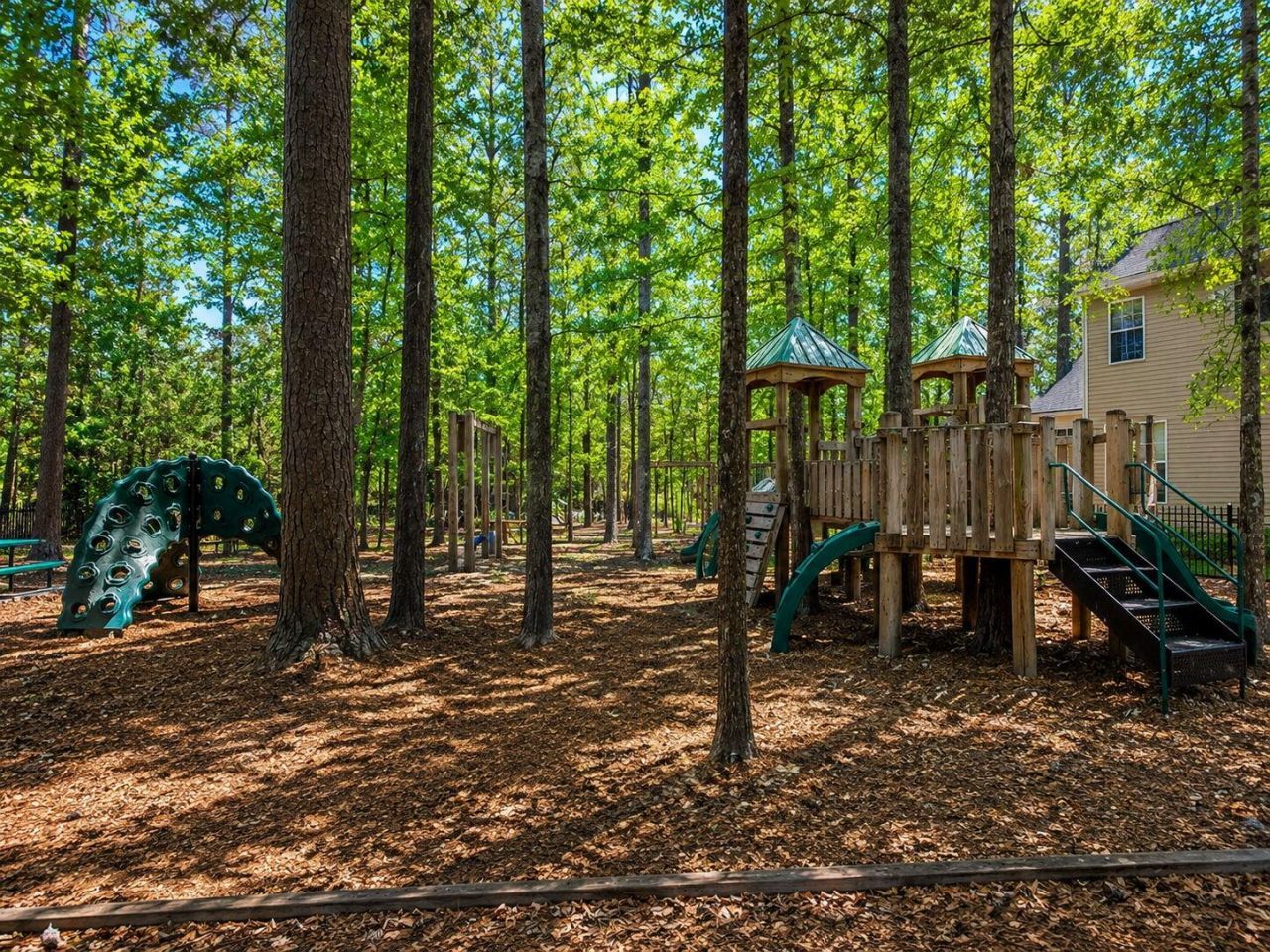 3225 Beaconsfield Road Photo 37