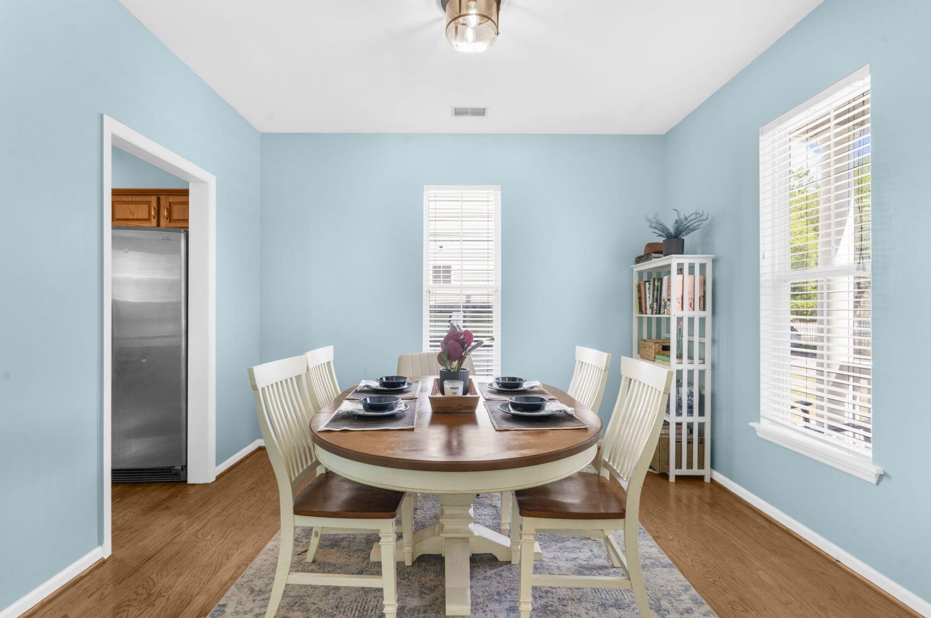 3225 Beaconsfield Road Photo 8