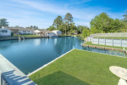 227 Canal photo 4