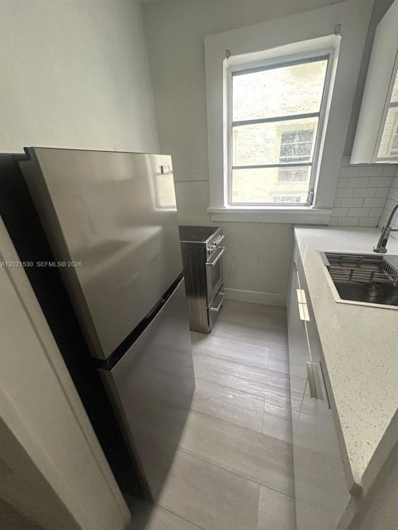 967 SW 5th St , Unit 10, Miami, FL 33130 Photo