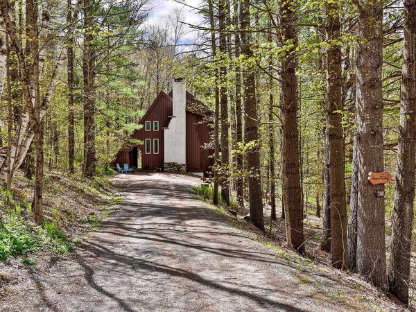 208 Great Hawk Road, Rochester, VT 05767
