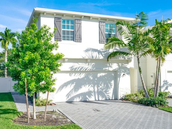 4246 Lagoon Shore Drive, Greenacres, FL 33467