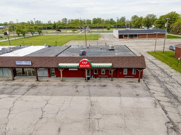 413 N Main Street , Walbridge, OH 43465