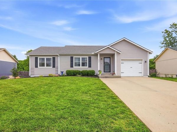 521 N Mulberry Street, Gardner, KS 66030