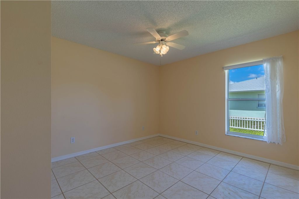 114 Douglas Avenue, Sebastian, FL 32958 Photo
