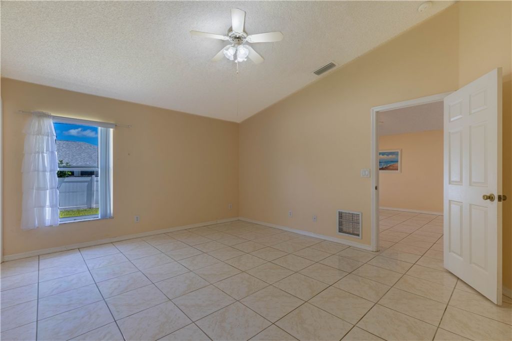 114 Douglas Avenue, Sebastian, FL 32958 Photo