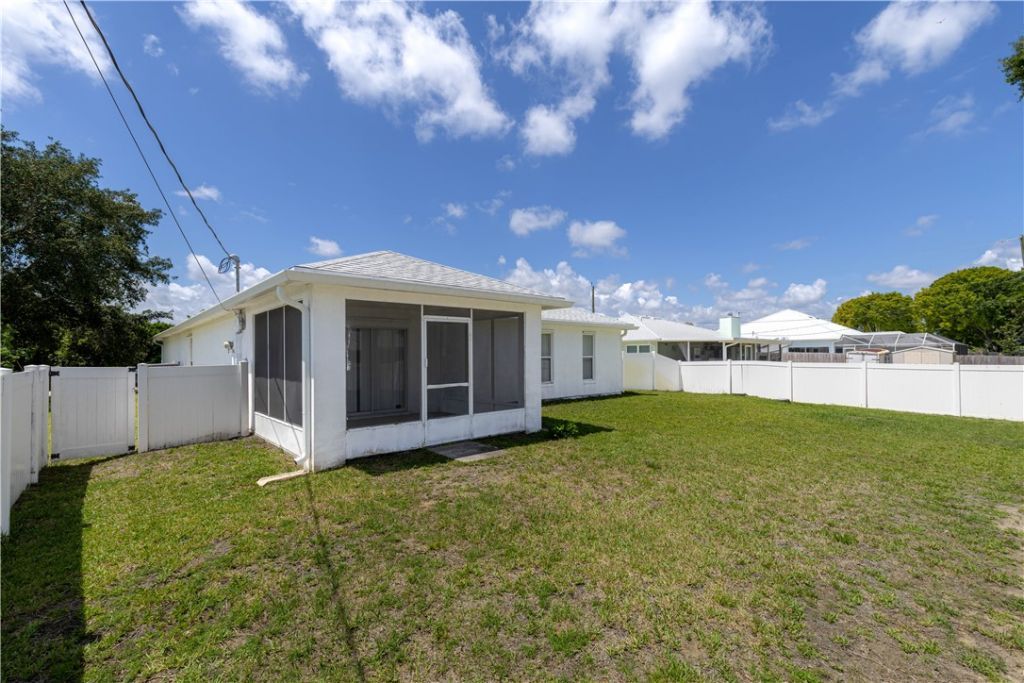 114 Douglas Avenue, Sebastian, FL 32958 Photo