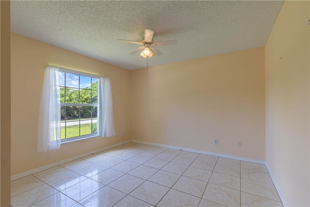 114 Douglas Avenue, Sebastian, FL 32958 Photo