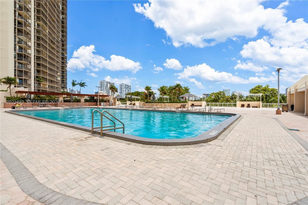 20335 W Country Club Dr, Unit 404, Aventura, FL 33180 Photo