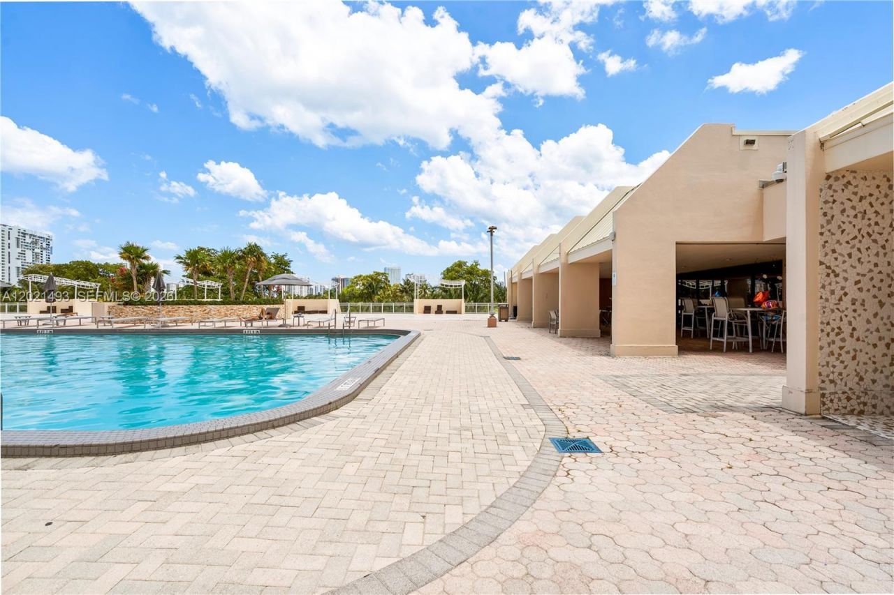 20335 W Country Club Dr, Unit 404, Aventura, FL 33180 Photo