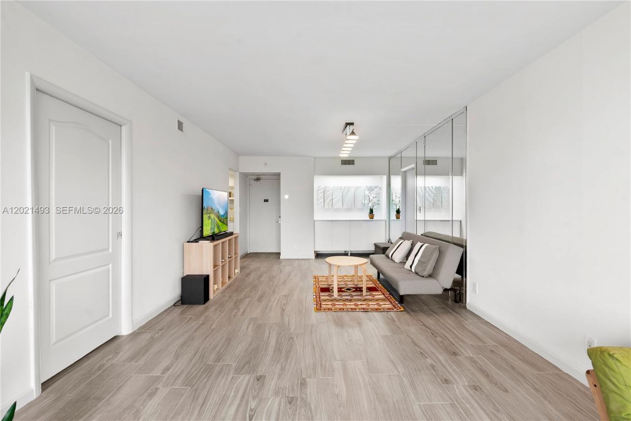 20335 W Country Club Dr, Unit 404, Aventura, FL 33180 Photo
