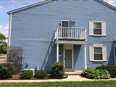 247 Aqueduct Drive, Walled Lake, MI 48390