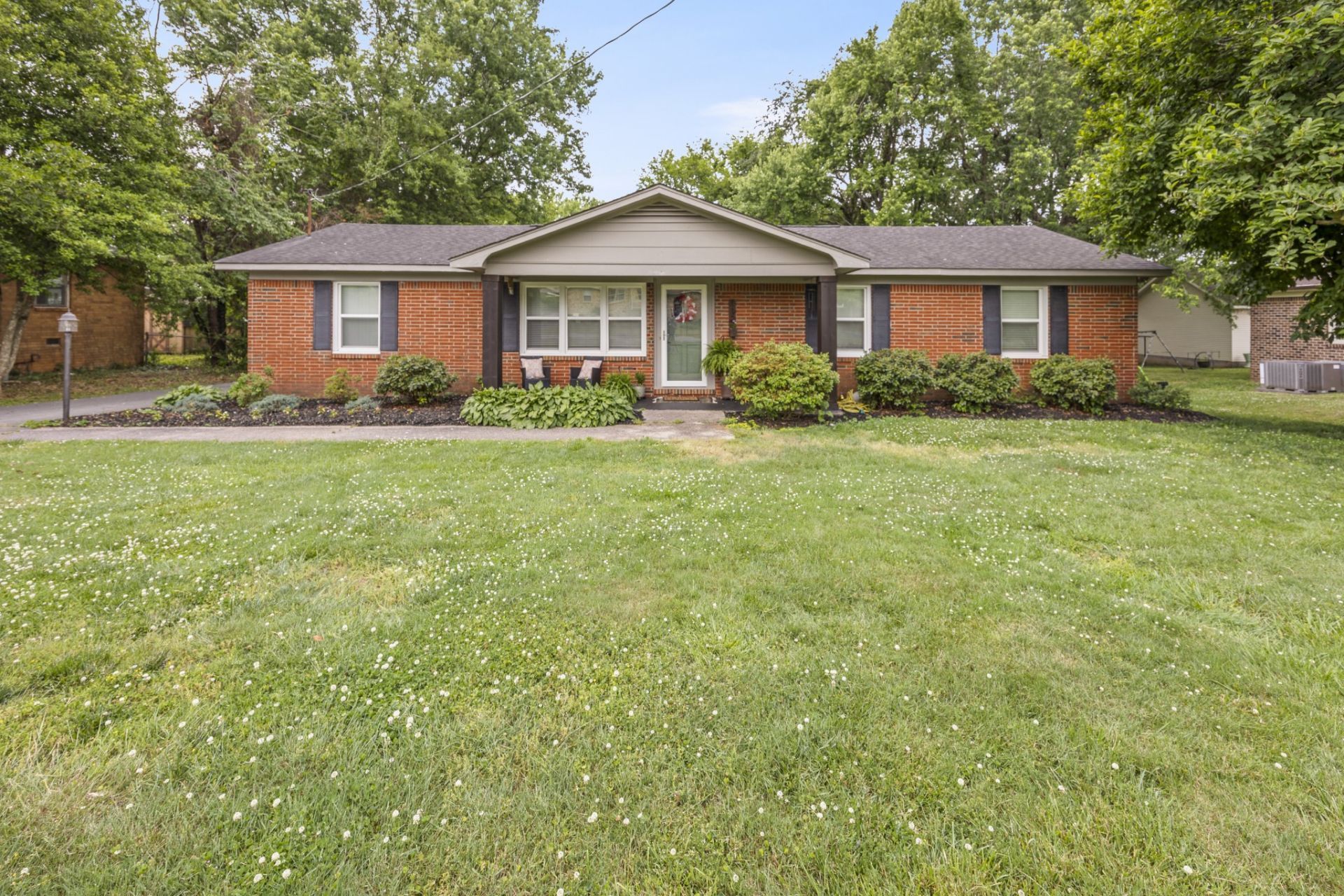 112 Bel Aire Dr, Winchester, TN 37398 Main Photo