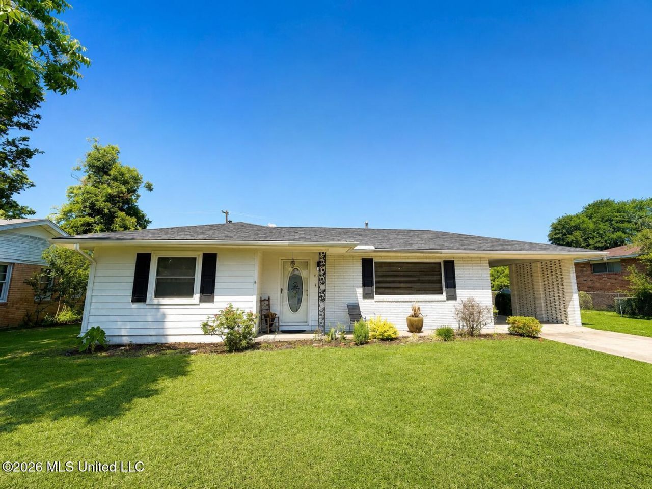 602 Cedar Street, Greenwood, MS 38930 Main Photo