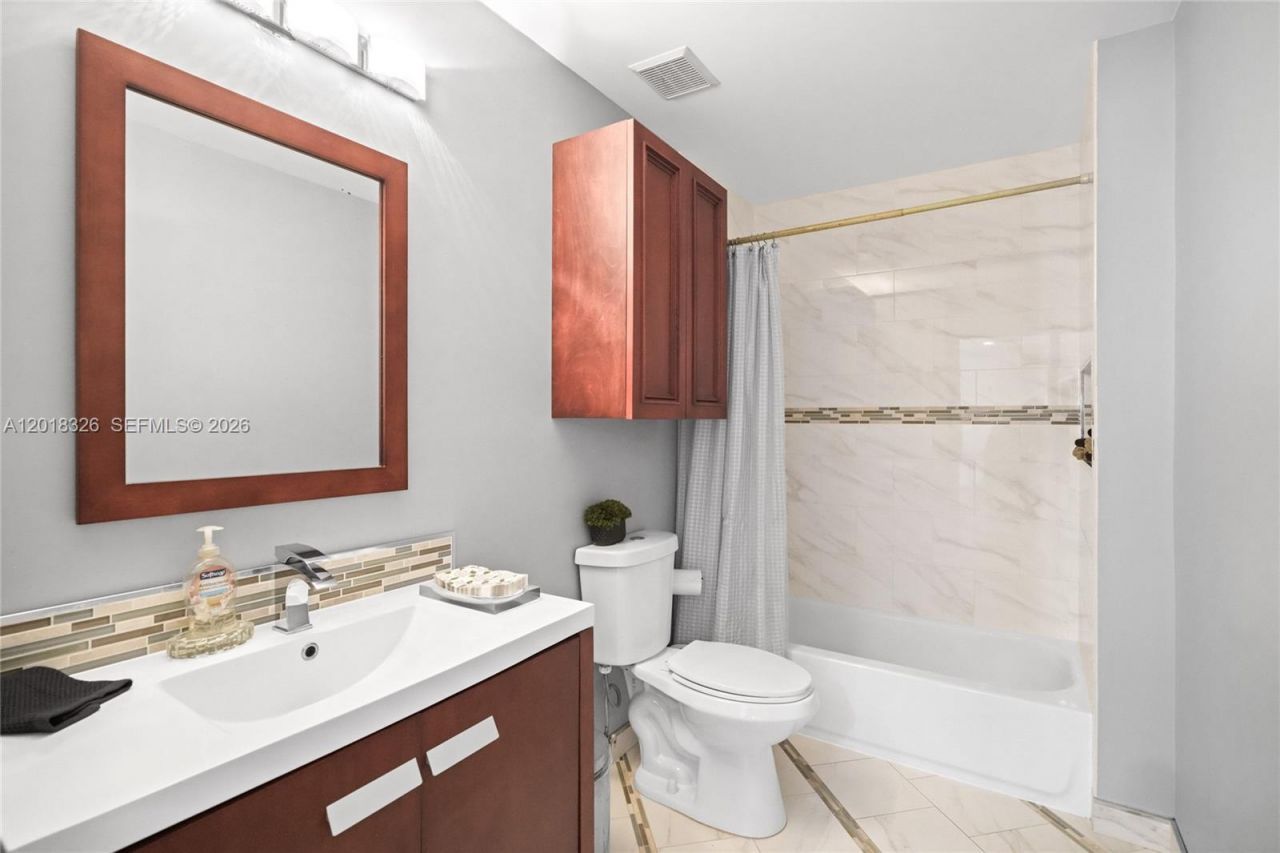 1282 Grant Ct , Hollywood, FL 33019 Photo