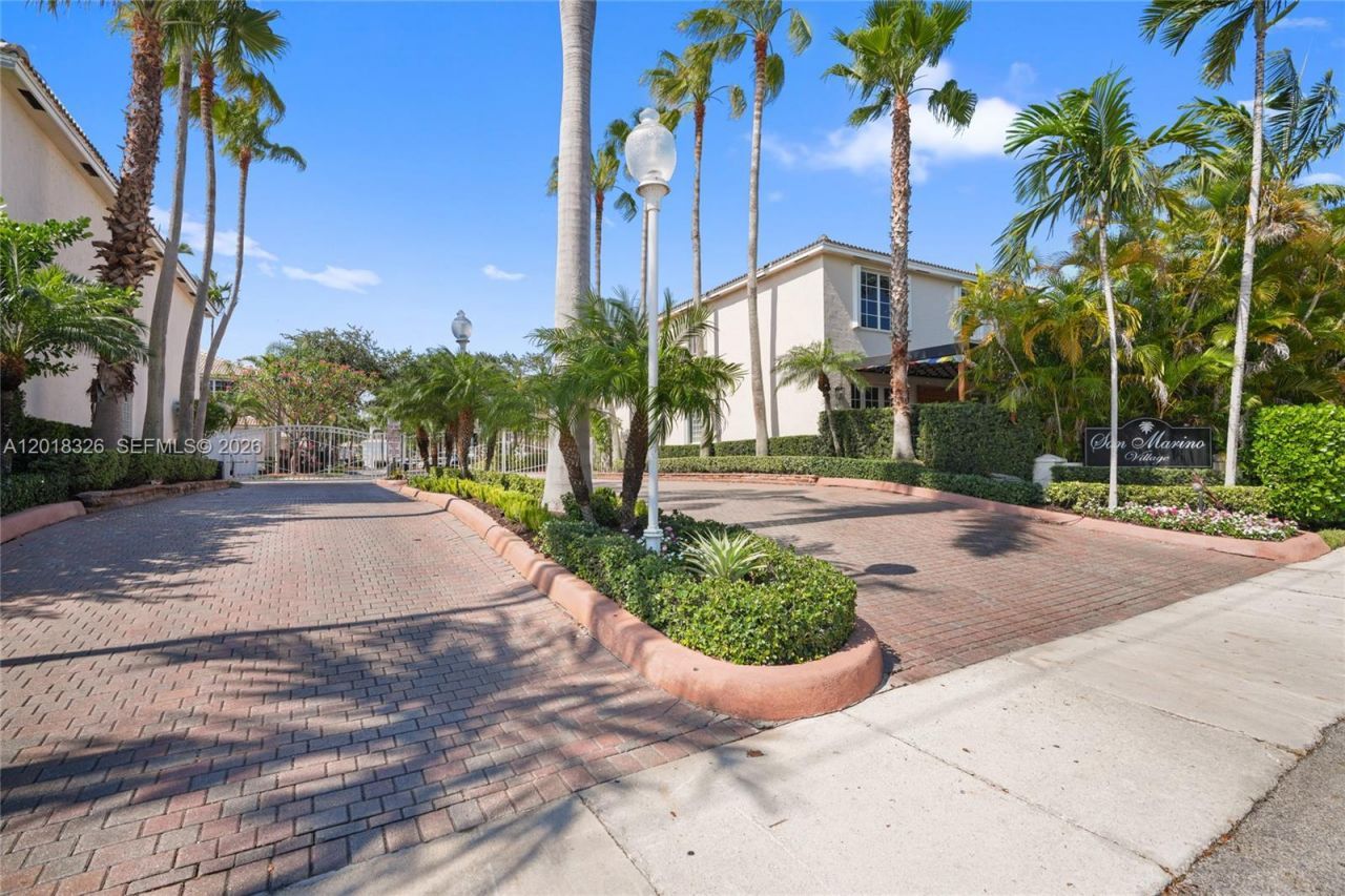 1282 Grant Ct , Hollywood, FL 33019 Photo