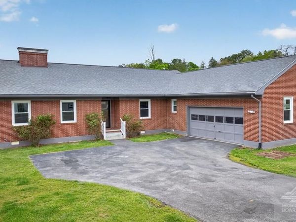 165 Coconut Rd, Bluefield, WV 24701